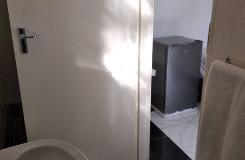 Gaborone House | Walking Distance to The National Museum, Stadium, University and The Main Mall
