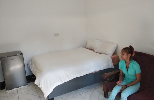 Gaborone House | Walking Distance to The National Museum, Stadium, University and The Main Mall