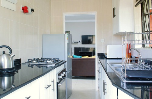 Harare Cottage | Warm & Tasteful Glint Cottage