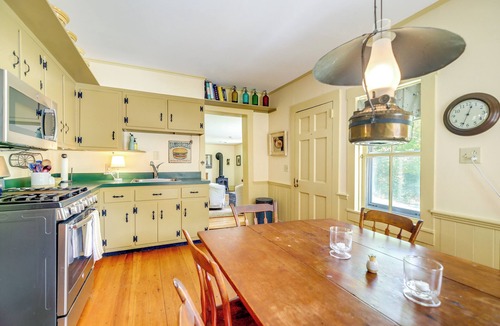 Warren Cottage | Warren Vacation Rental ~ 3 Mi to Sugarbush Resort!