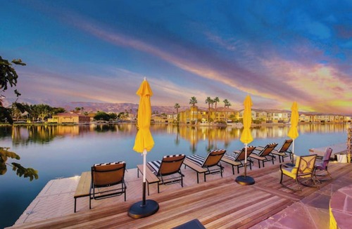 Terra Lago House | Water Front Luxury, Steam Room+Pool+Spa+BBQ, million dollar views, IG worthy❤️