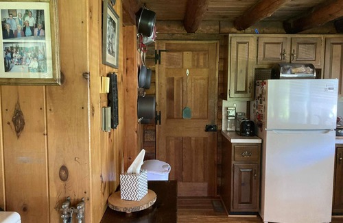 Tunbridge Cabin | Welcoming to this cozy 3-bedroom cabin on 100 acres, in Tunbridge