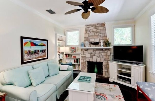 Anna Maria House | Whispering Pines: AMI North End, Steps to Beach, Dog Friendly by Anna Maria Life Vacation Rentals