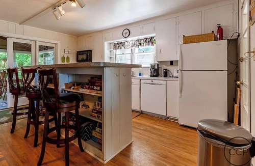 Montague Cottage | White Pines Cottage on Lake Michigan