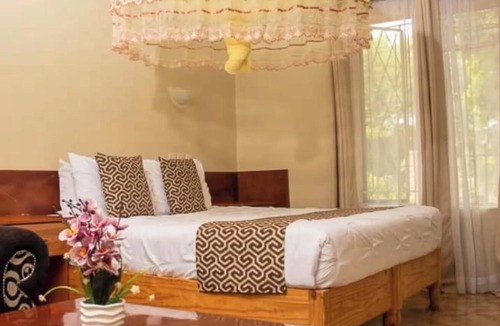 Victoria Falls Cabin | Wild Trekkers Lodge