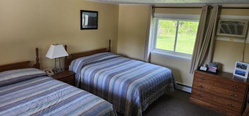 Dryden House | Wilson Lake Inn