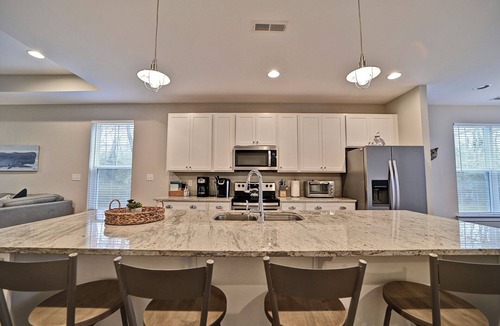 Savannah's Landing House | Wonderful 4 bedroom 2.5 bath - Nestled in a quiet Community! Wifi Available, Pool, Beach Trolley!
