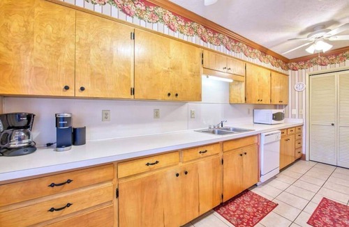 Lake Junaluska House | Wonderful Lakefront Gem W/Water Views, Free WiFi, Furnished Deck & More