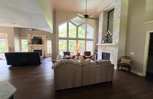 Overland Park House | World Cup Grand Retreat Overland Park