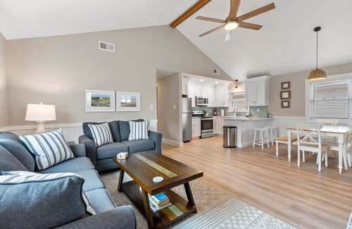 Colington House | Wright On Time: Central Location | Dogs Welcome