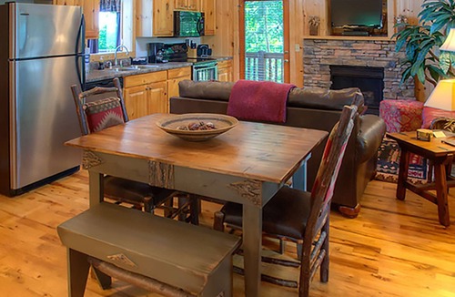 Helen Cabin | Yonah Vista - 10% OFF or 4th Night Free - Ask for details!