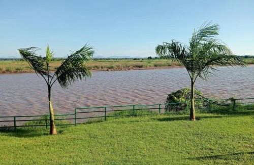 Chiawa Apartment | Zambezi Riverfront Chalets, Safari retreat Lower Zambezi, Game Drives, Canoeing, Fishing Boat Cruises