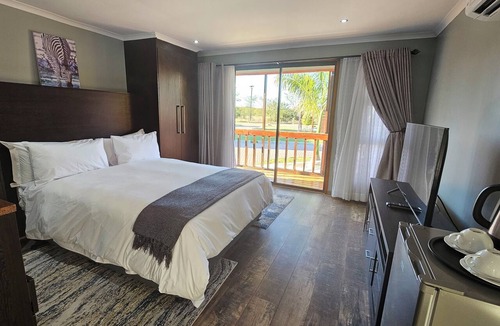Matabeleland South Cabin | Zebra Hilltop Lodge
