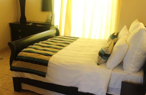 Ndola Cabin | Zholela lodge