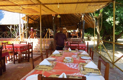 South Luangwa National Park Cabin | Zikomo Safari Lodge