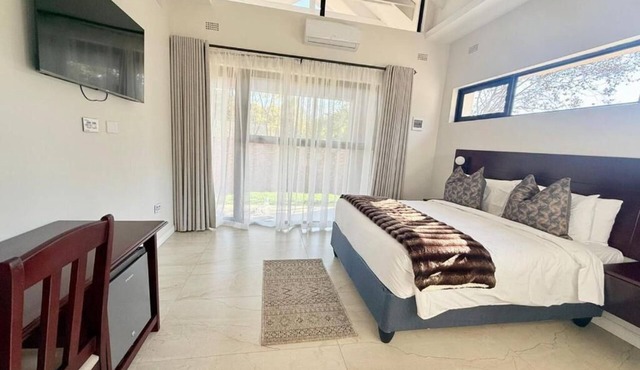 19 on Bay Noakes Boutique Hotel