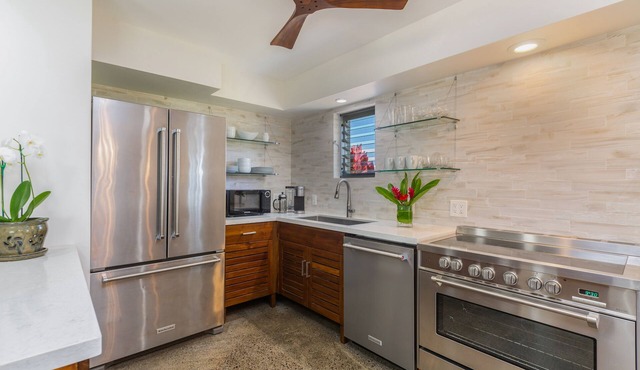 299 night May special. Air Conditioned Luxury Island Retreat. Newly Remodeled.