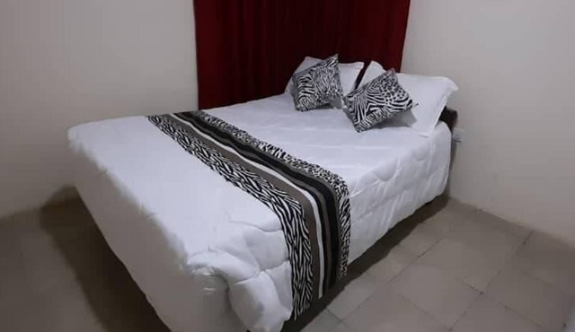 3 Bed House - Sleeps 6 - Garden - Parking - Wifi