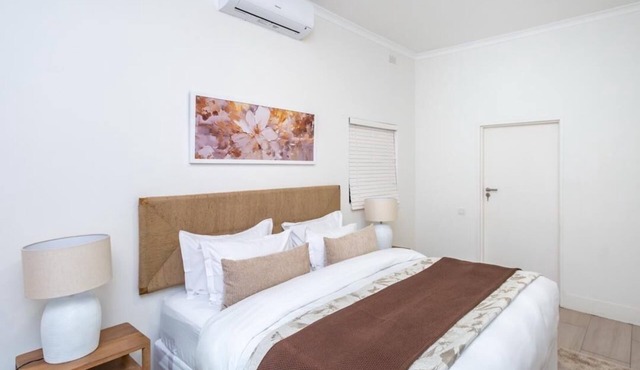 3-bedroom villa within delightful Harare just 10 minutes away from the airport