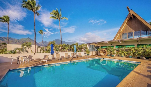 3 Oceanview Room Ideal for Family Beachside Relaxation | Near Kanaha Beach Park