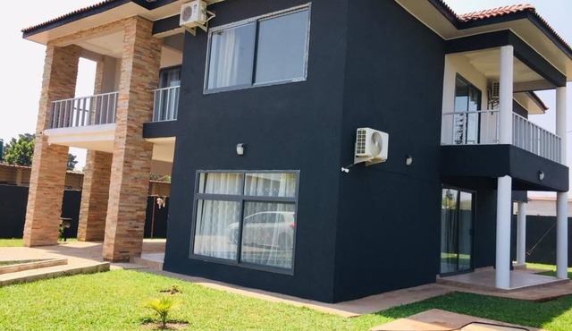 4-bedroom villa in soothing Ibex hill with cool breeze