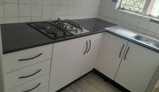 5 minutes into the city. Family sized unit with newly fitted kitchen. No Wifi