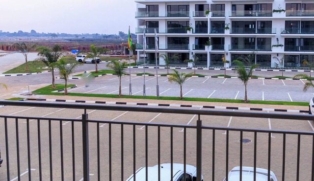 A warm, peaceful, exquisite and spacious one bed apartment in Borrowdale West