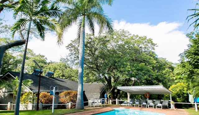A wonderful 5 bedroomed, 4 bathroom Villa with swimming pool, gym, garden of the highest quality - 2215