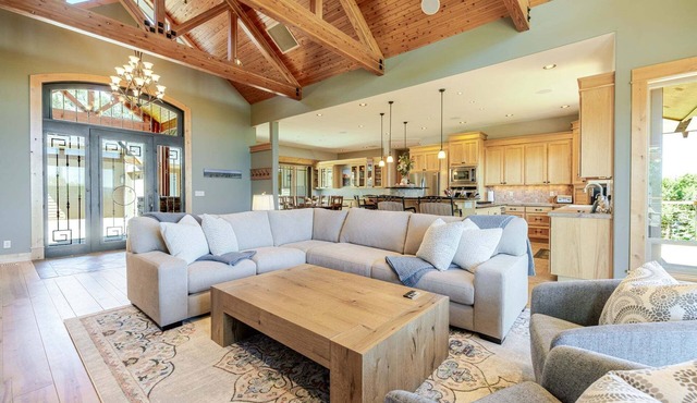 Above The Crest - Views! Elegantly Perched, Hot Tub, Table Tennis, Luxury, Peaceful