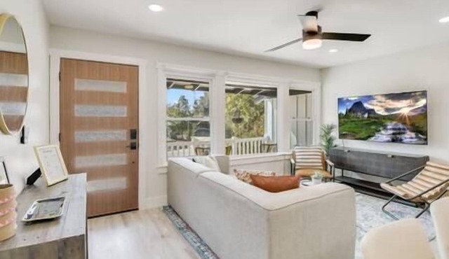 Alamo Heights Cottage-Patio-Grill-Pets OK-8 Guests
