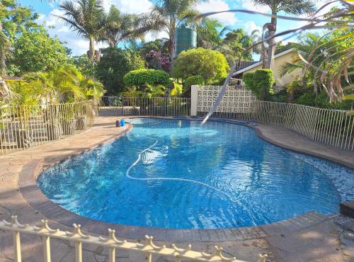 Ashley's 2 Bedroomed Guest Cottage