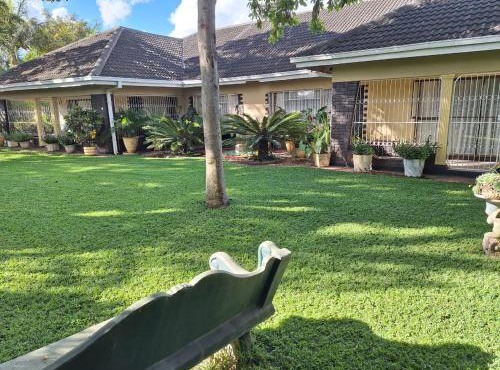 Ashley's 6 Bedroomed Guest House