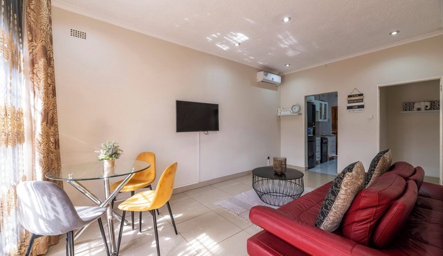 Avondale Apartment: Your Home Away From Home !