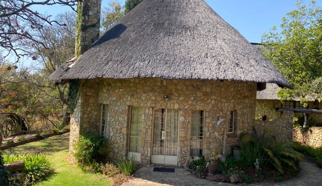 Beautiful round shaped cottage - 2094