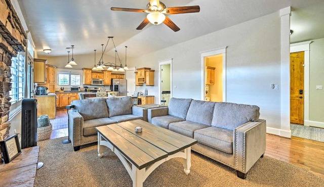 Bellemont Family Home w/Hot Tub & Playground Set