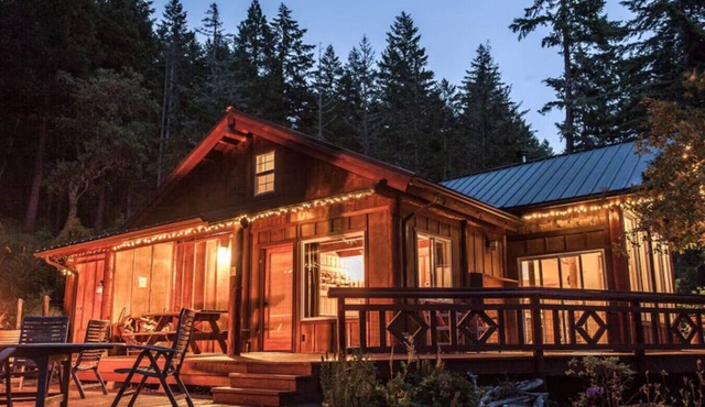 Best Location in Oakridge: Lake and Mountain Views