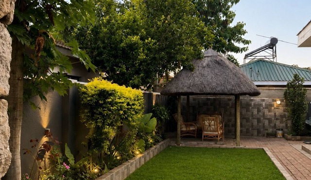 Bright 3‑bed home in a gated, beautiful neighbourhood near the Falls.