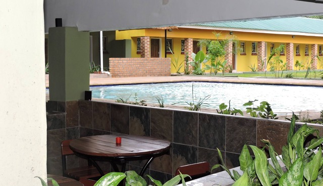 Café Zambezi House of Africa - Hostel
