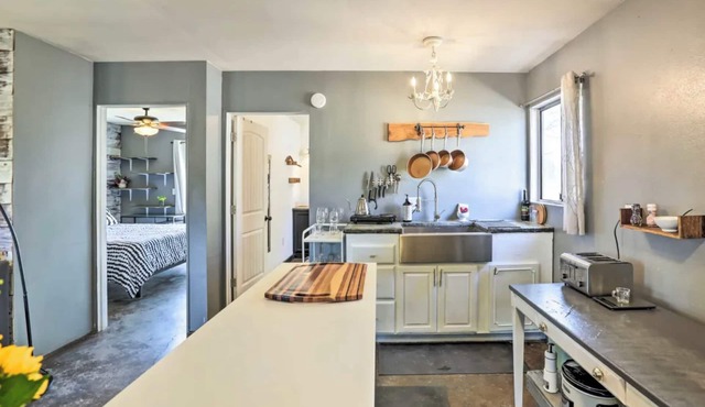 Charming 1-bedroom cottage in welcoming Bend with AC