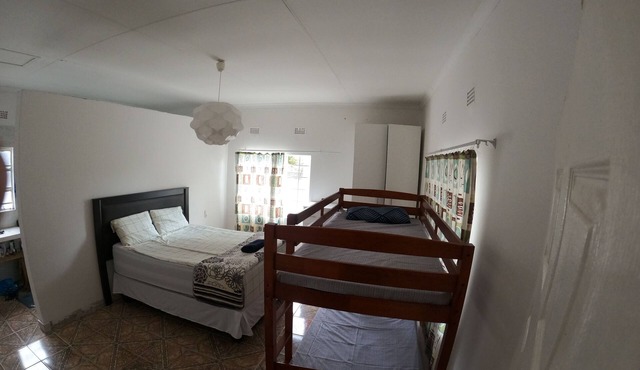 Charming 2-bedroom bungalow in lovely Maun with WiFi