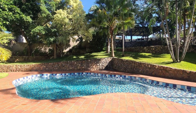 Charming 3 bedroom guesthouse - 2300