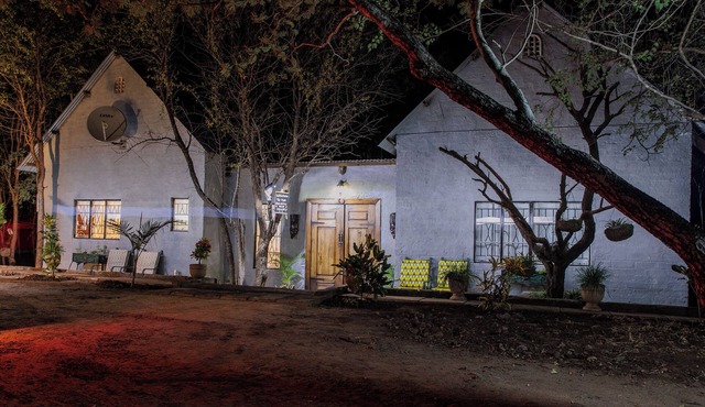 Charming 3-Bedroom Rustic Luxury Farmhouse — Minutes from the Victoria Falls