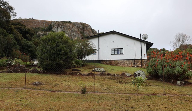 Charming bed & breakfast in adorable Vumba with WiFi, AC Room #4