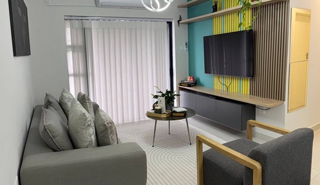 Chic 2-bedroom apartment with AC, WiFi in central Gaborone