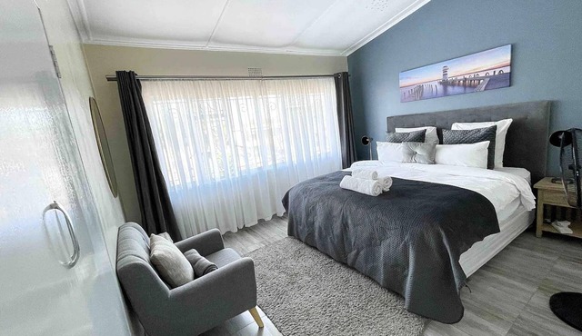 Chic Modern House on Neasden - 2085