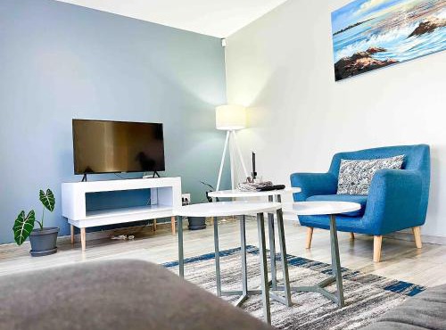 Chic Modern House on Neasden - 2085