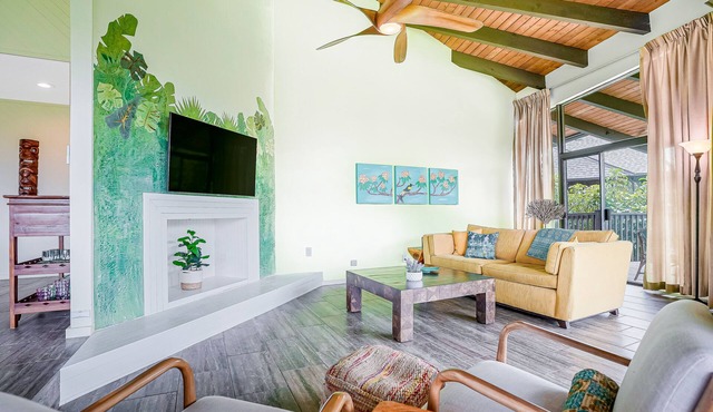 Colorful & open condo w/free WiFi, furnished deck, & shared pool - near golf