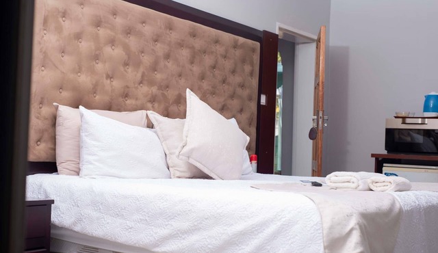 Comfort-driven hotel rooms in Hazeldene - 2335