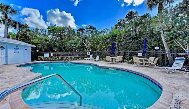 Comfortable family-friendly condo close to everything on Anna Maria.