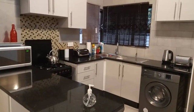 Comfy, modern, stylish furnished cottage - 2174